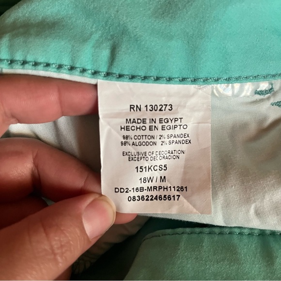Riders by Lee Women’s Teal Capris - Picture 10 of 16